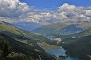 61 Il sole pomeridiano illumina i laghi azzurro turchese di Silvaplana e Saint Moritz